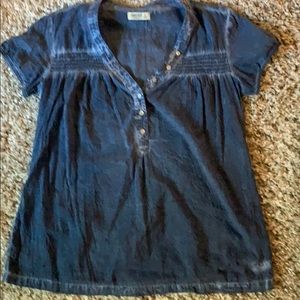 Short sleeved chambray top
